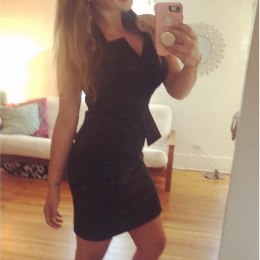 Cute and classy little black dress. White House Black Market. Size 6.